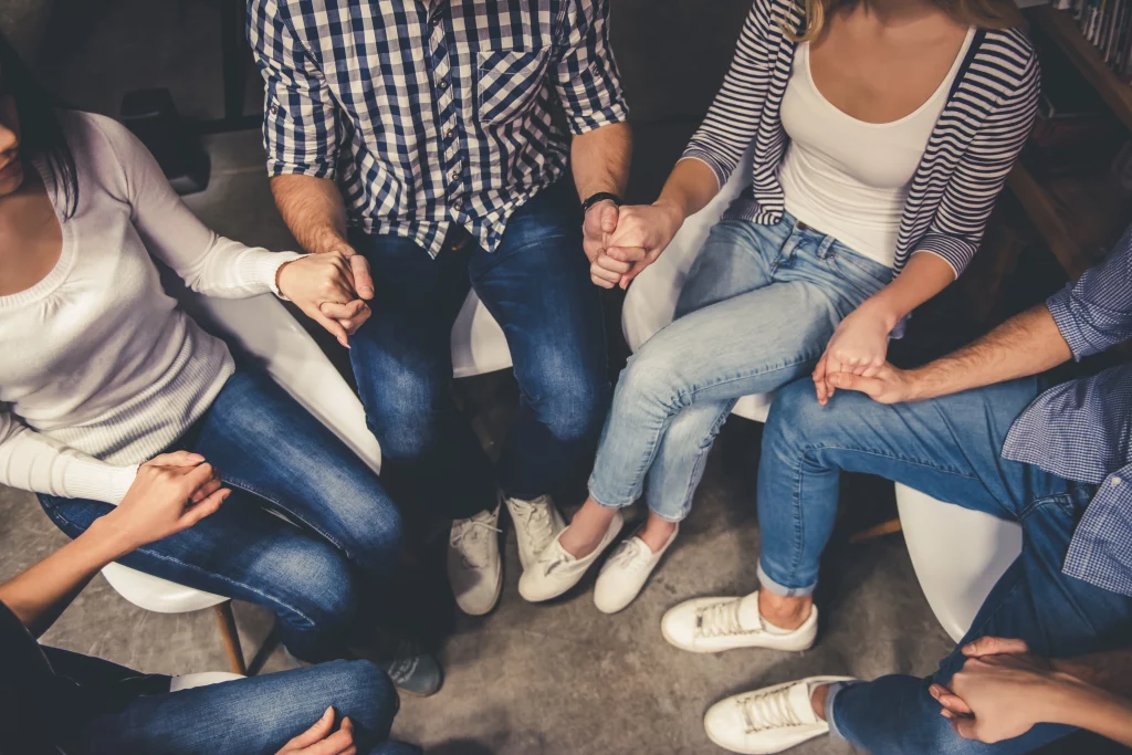 individual therapy vs group therapy for addiction